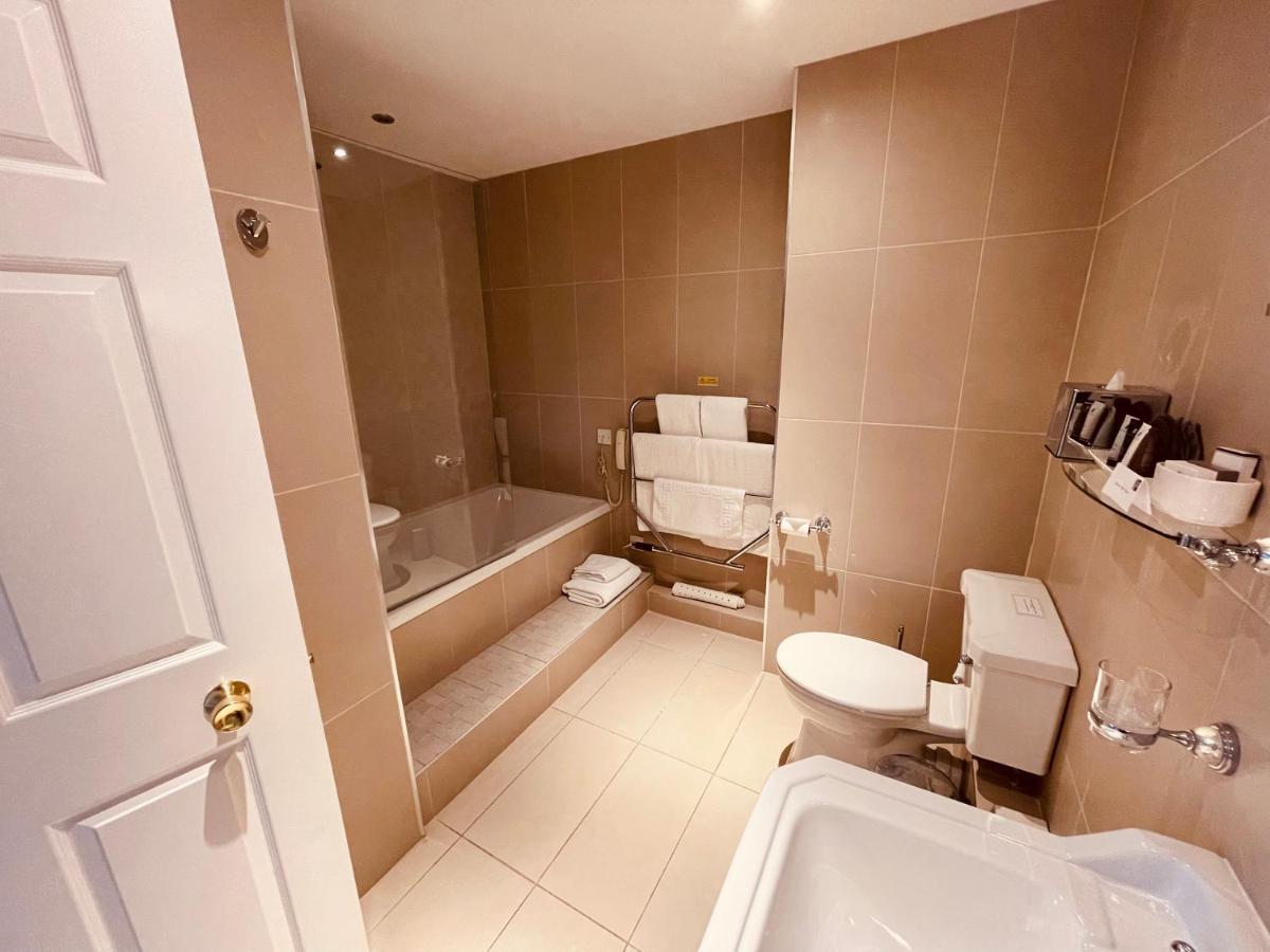 Nuthurst Grange & Restaurant Hotel