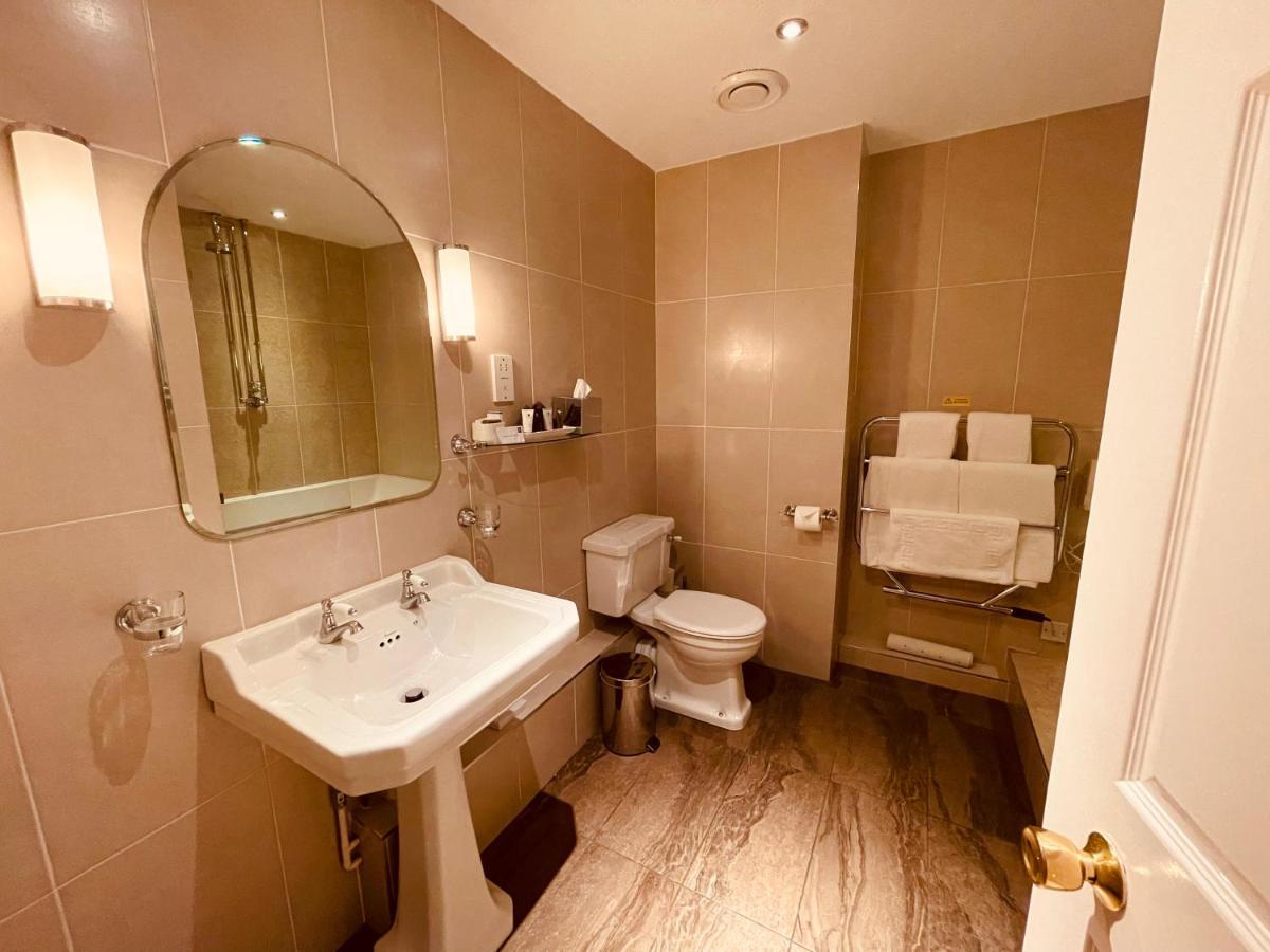 Nuthurst Grange & Restaurant Hotel 4*