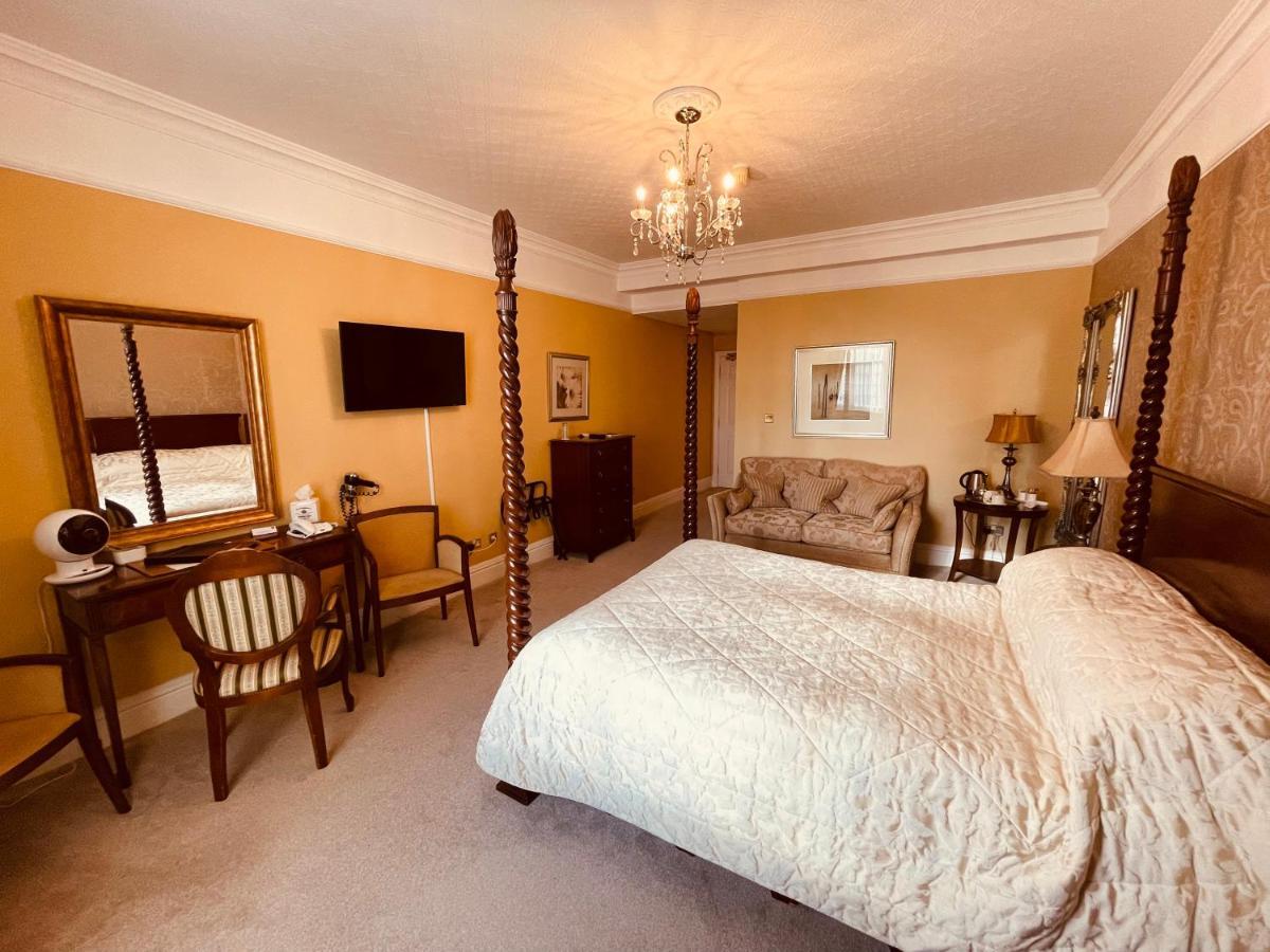 Nuthurst Grange & Restaurant 4*