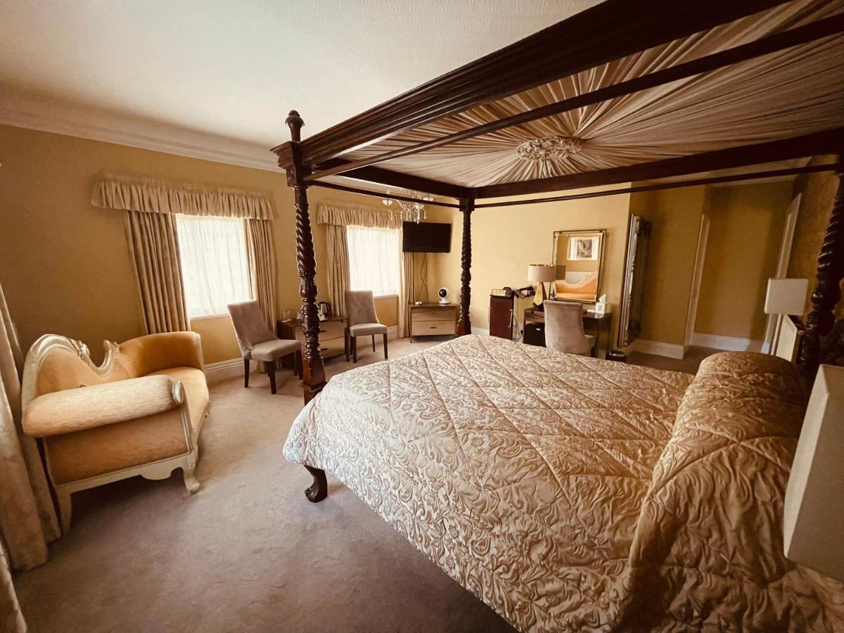 Nuthurst Grange & Restaurant Hotel 4*