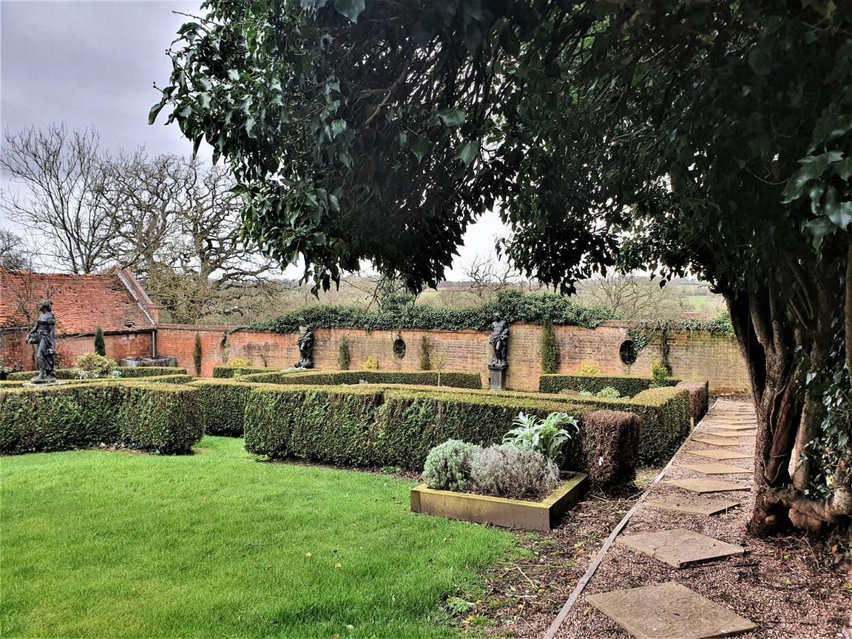 Nuthurst Grange & Restaurant Hotel